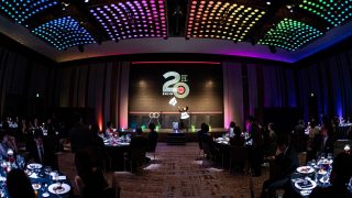 忘年会の余興におすすめのマジック&アトラクション演出